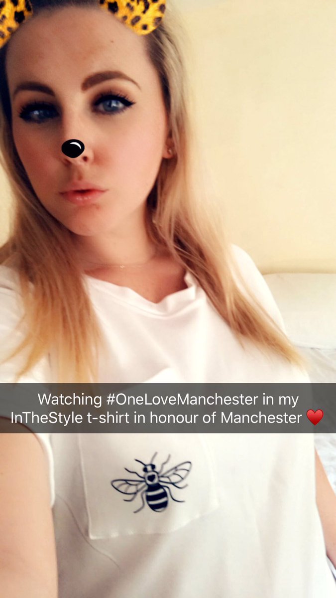 MissLottieFord's tweet photo. #OneLoveManchester @ArianaGrande @inthestyle https://t.co/jyr73NYR9g