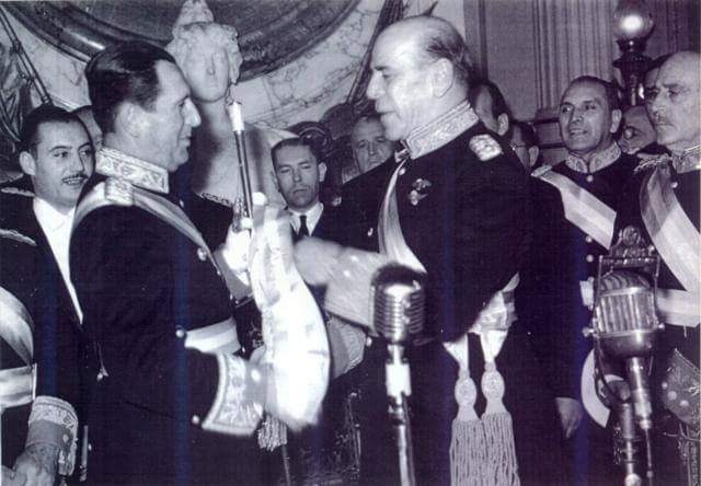 JP_Mza's tweet photo. #4deJunioDe1946
Asume por primera vez como Presidente de todxs los argentinos el Teniente General Juan Domingo Peron. #71AñosJuntoAlPueblo https://t.co/Fxpb18kD4M