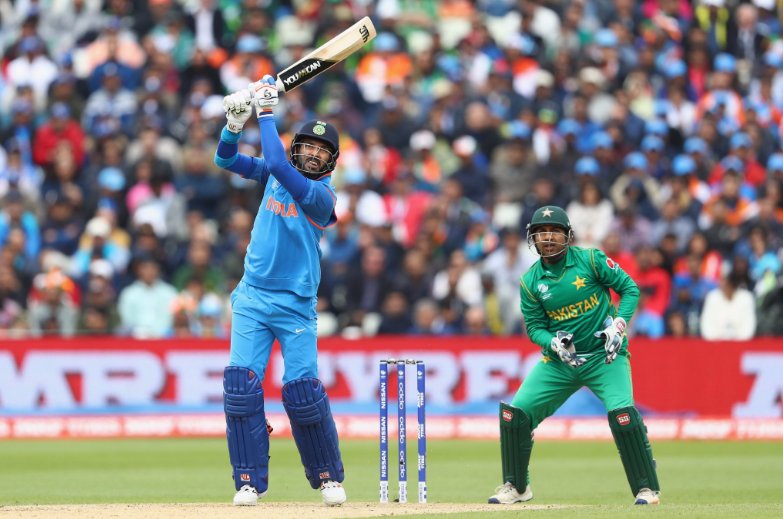 ImIshant's tweet photo. @YUVSTRONG12 Congrats Yuvi Paaji, for the Smashing Performance and being named Man-of-the-Match https://t.co/ZyHaSqekjn