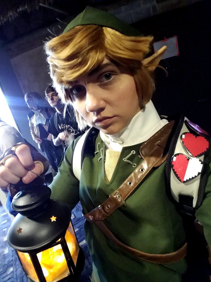 halbbier's tweet photo. and my #LegendOfZelda #loztwilightprincess link #cosplay from #colossalcon17 !!! https://t.co/fmn68y0pXi
