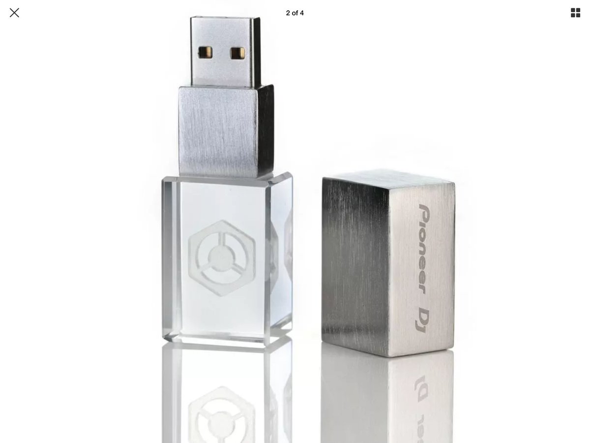 HighConsumption's tweet photo. Looking for this USB Dj? Follow my profile link.      https://t.co/2myczMClnj 
#dj #djgear #djsetup #rekordbox #cdj https://t.co/oeNQW4N226