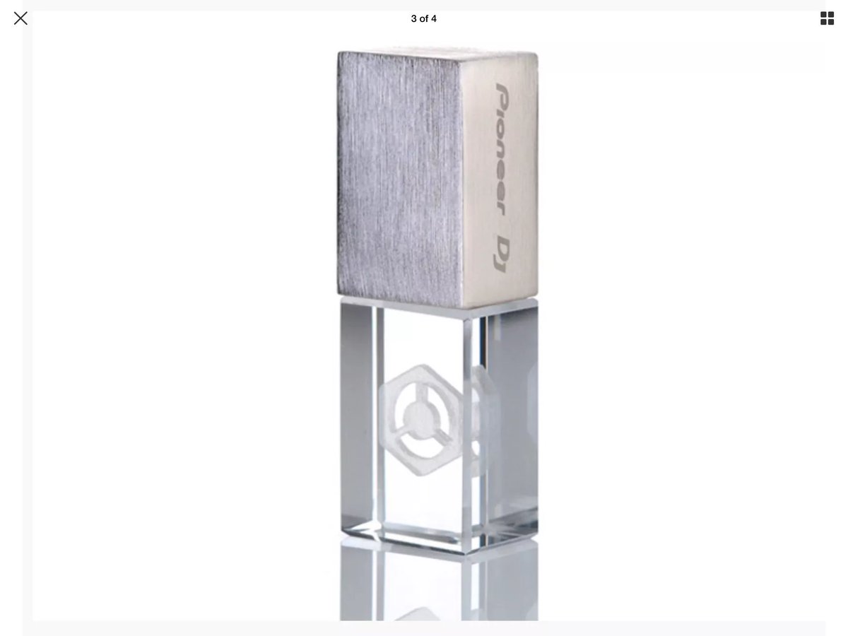 HighConsumption's tweet photo. Looking for this USB Dj? Follow my profile link.      https://t.co/2myczMClnj 
#dj #djgear #djsetup #rekordbox #cdj https://t.co/oeNQW4N226
