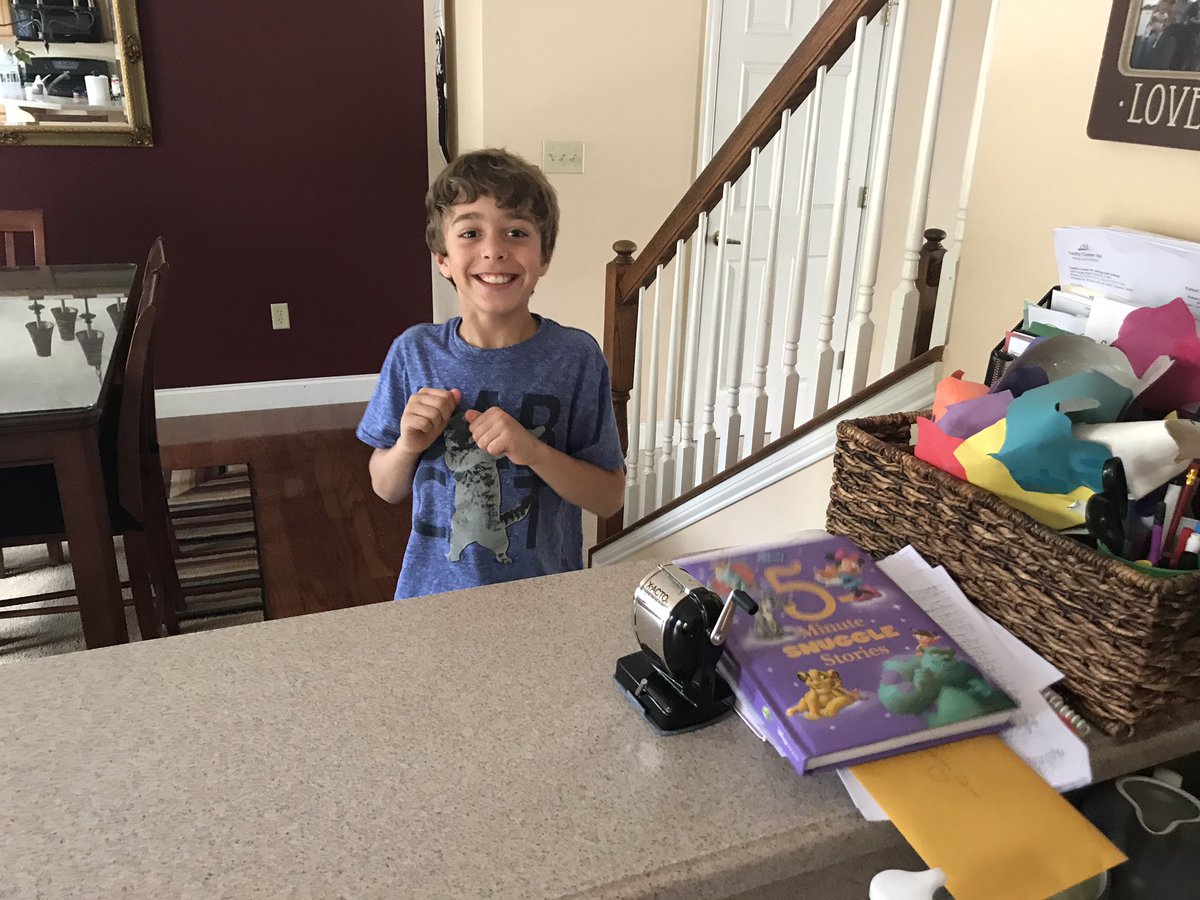 NugeYork's tweet photo. "Let's go.  Let's do this.  Let's read some 5-minute snuggle stories.  Oh yeah.", says the not five year old. https://t.co/jsFZFE4F0C