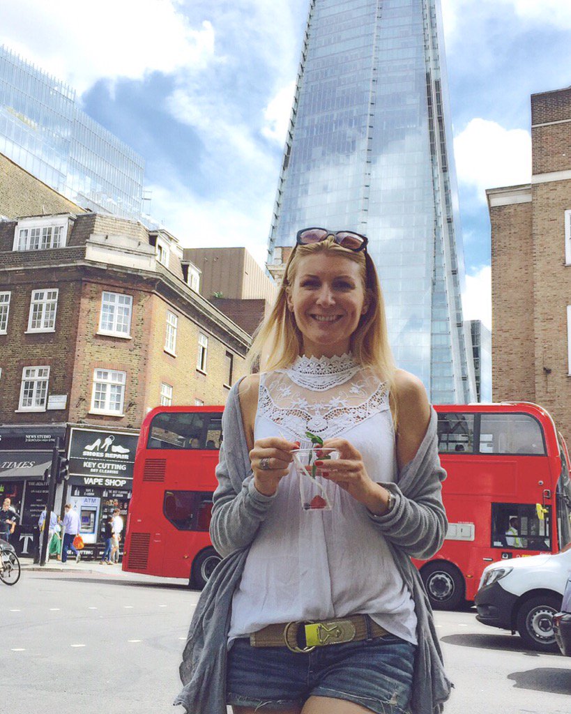 Alice_Theobald's tweet photo. My #prayers #love #thoughtswithlondon #londonbridge #boroughtmarket . ππ https://t.co/QAJCOoE8Zp