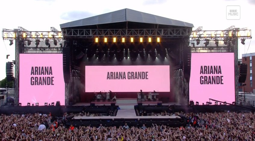sparklystoessel's tweet photo. Pride is little #OneLoveManchester #PlayForManchester https://t.co/SyxGVcUsTz