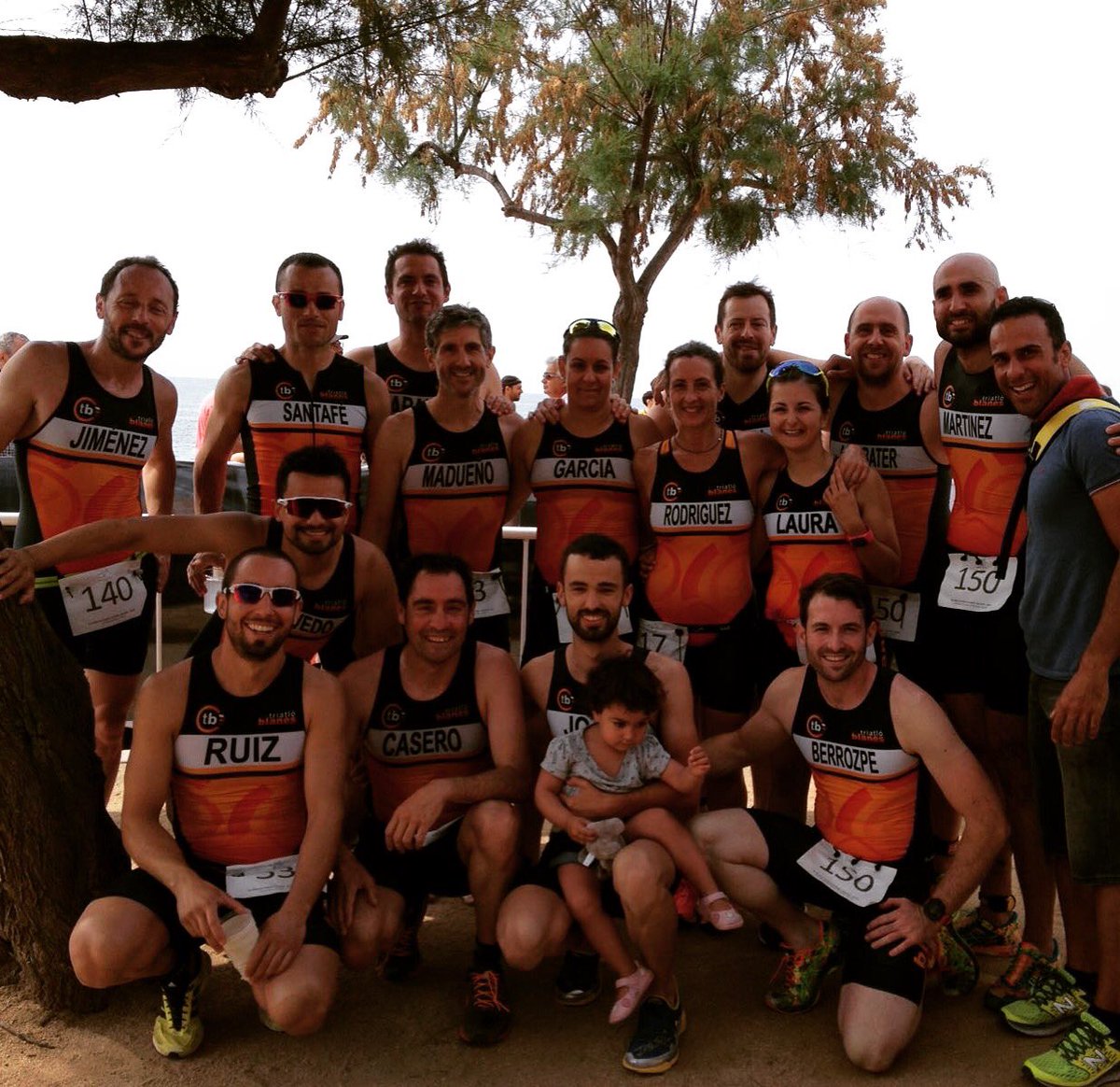 triatloblanes's tweet photo. Gran matí avui al #trirelay gràcies al @teamcalellatriathlon. Nois i noies del @triatloblanes sou 🔝🔝🔝🔝🔝 https://t.co/5jOtE47B8s