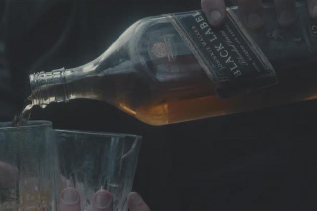 cometotheisland's tweet photo. NFL Lifts Liquor Ad Ban, Raising Pressure on Beer https://t.co/tEGtihHPy1 #cometheisland https://t.co/B0HmlF9o69