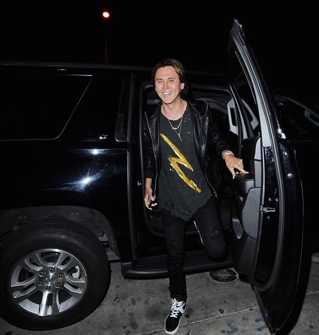 .<a href="/JonathanCheban/">Jonathan cheban</a> wears a #ResurrectByNight tee, <a href="/Amourldn/">Amour LDN</a> jacket, #Amiri jeans &amp; <a href="/FearOfGod/">FEAR OF GOD</a> sneakers upscalehype.com/2017/06/jonath…