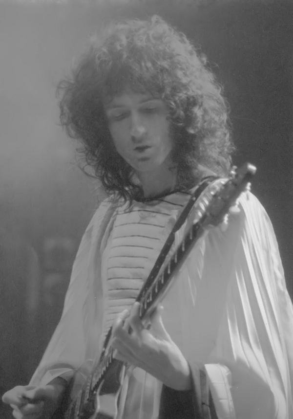 InOnlySevenDays's tweet photo. Wishing you all a peaceful #QueenSunday ☺️🎵🎸 @DrBrianMay @QueenieOfNorway @Farrokh_Mercury @LongoIda @OneFreddieADay @GimmeOneVision @kspetz https://t.co/05qIGJrfOd