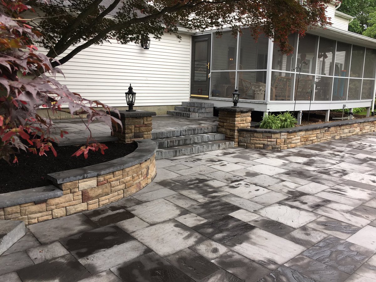 CKCLandscaping's tweet photo. @EPHenryUSA #CastStoneWall and #devonstone patio just complete by @CKCLandscaping https://t.co/9LyrUME7Vi https://t.co/jW2d19ubfc