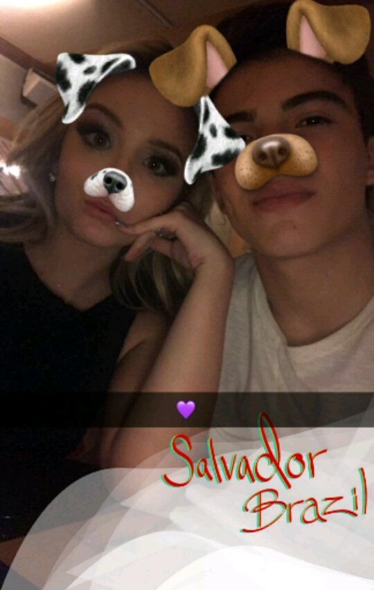 Não mude por causa de ninguém.quem te ama te aceita,não te julga.