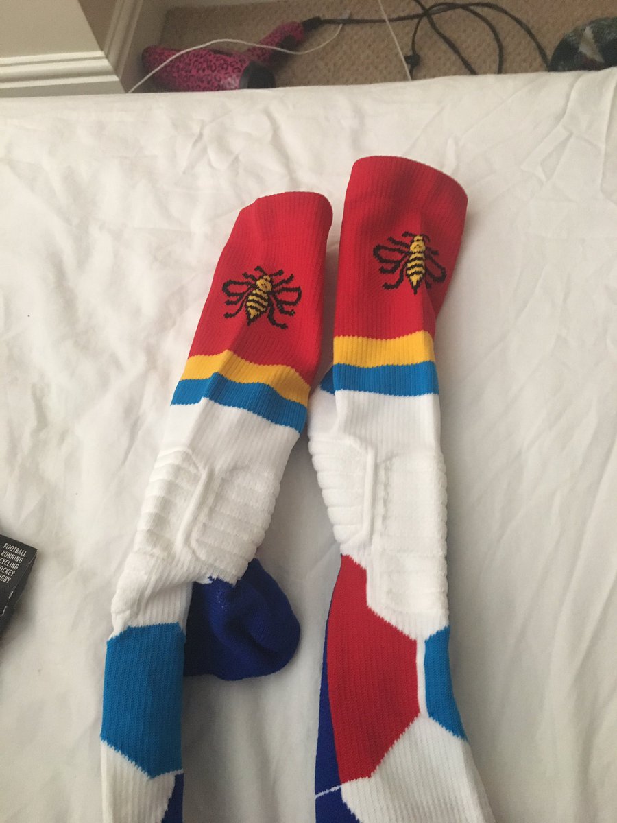 JoeMurrayBoxing's tweet photo. Want to say thanks to @LeeHarris6789 for my socks for my fight 17th June thanks mate #lovemanchester #allsticktogether https://t.co/q5hLDw6hB2