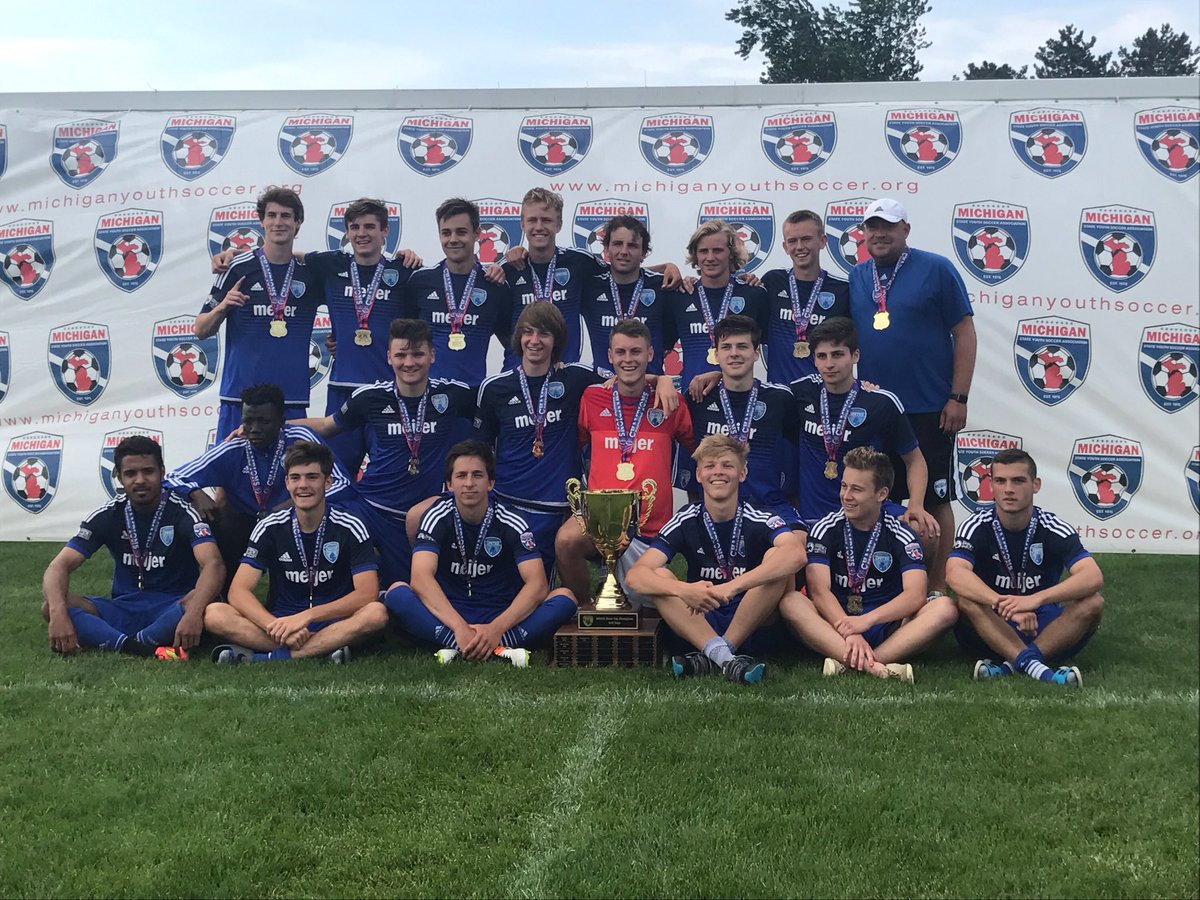 MidwestUnitedFC's tweet photo. Congratulations to our 98 Boys Royal team on being crowned Michigan State Champions! https://t.co/52lJfcVEF5