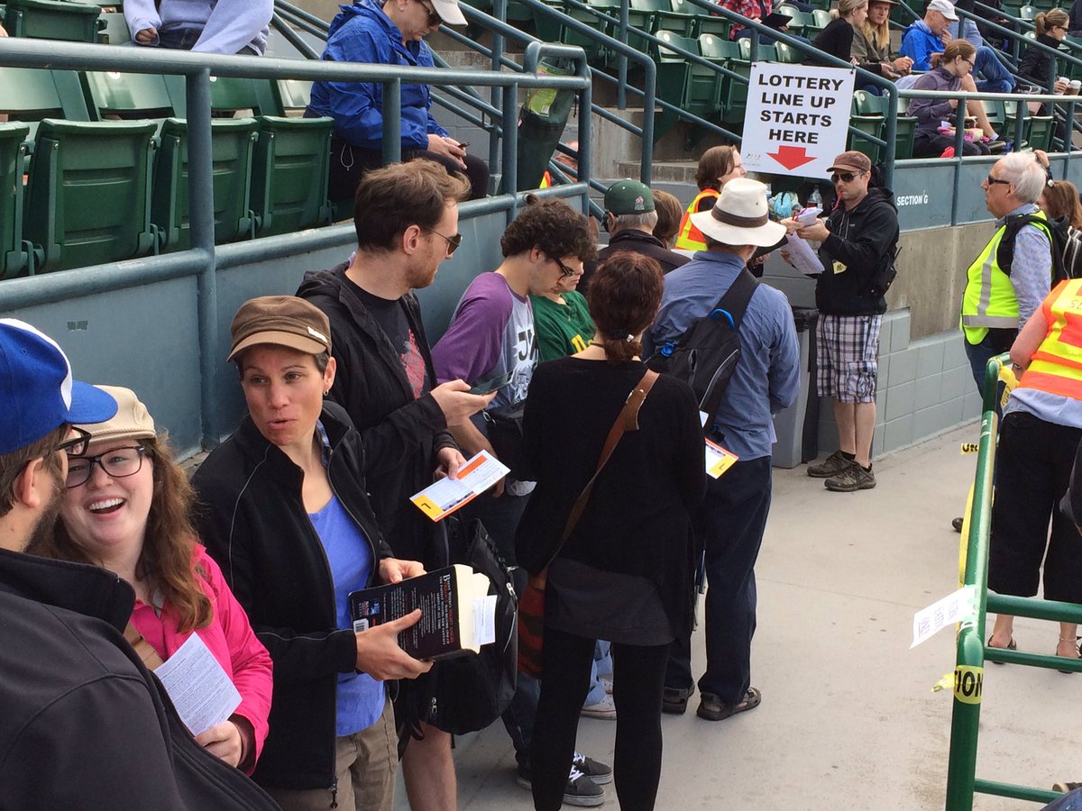 ENGPhotoCTV's tweet photo. Hundreds of people head down to Remax Field for the first opportunity to buy @edmfolkfest  tickets. @ctvedmonton #yeg #ctv #folkfest https://t.co/MG7NQmuGSv