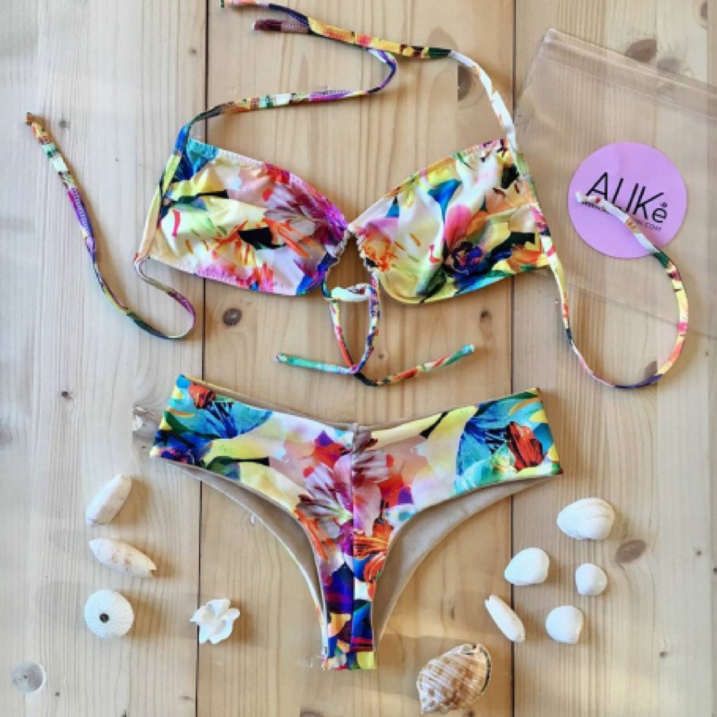 cittaweb's tweet photo. #costume #alike #bikini #madeinbrasile #shoppingonline qui e @lusi_lu_sp #laspezia spedisce o #laspeziashopping https://t.co/8wKvpWNSI5 https://t.co/tLfjIcL0fW