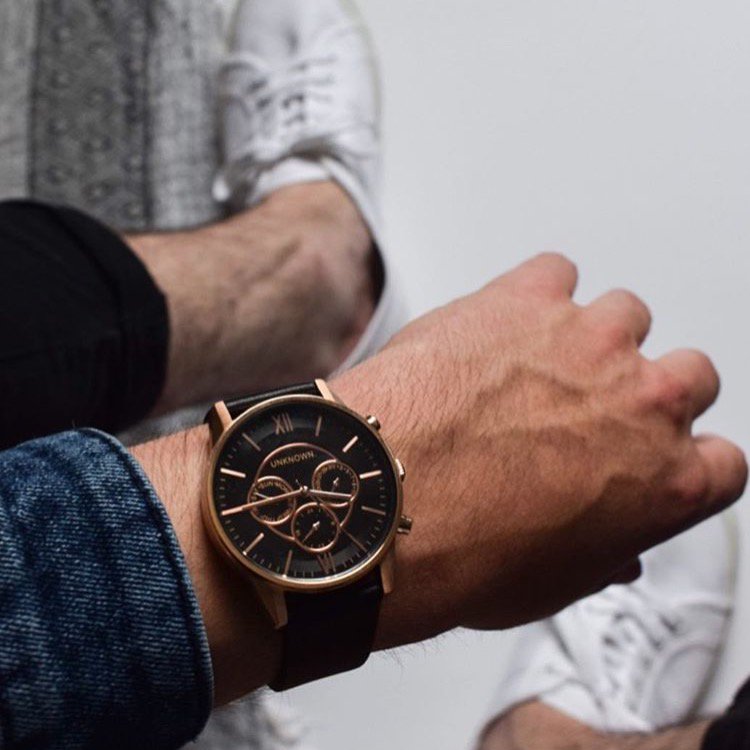 unknownwatches's tweet photo. Casual black and rose gold styling. #myUNKNOWN Shop Now - https://t.co/WpzmzACnC9 https://t.co/7MJ99T6NBO