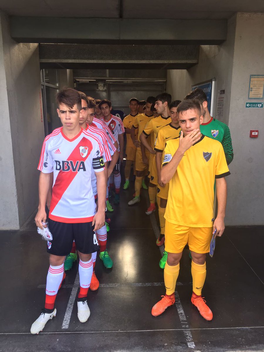 SomosRiverTV's tweet photo. #LFCUP #FRANCIA Hoy domingo RIVER PLATE logró clasificar a semifinales. El partido se disputará hoy mismo: River - Bastia
20.30 Hora 🇫🇷 https://t.co/HbCD2qpkGy