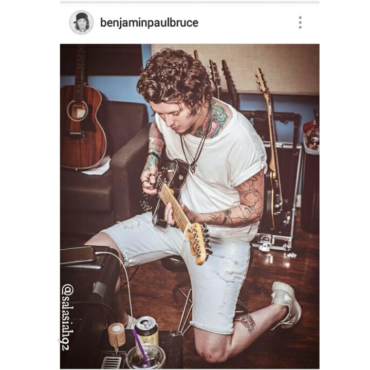 Smile with amazing guitars🎸🎸🎸
I love this pic.
You're very cool, young dady <a href="/benjaminbruce/">Ben Bruce</a>