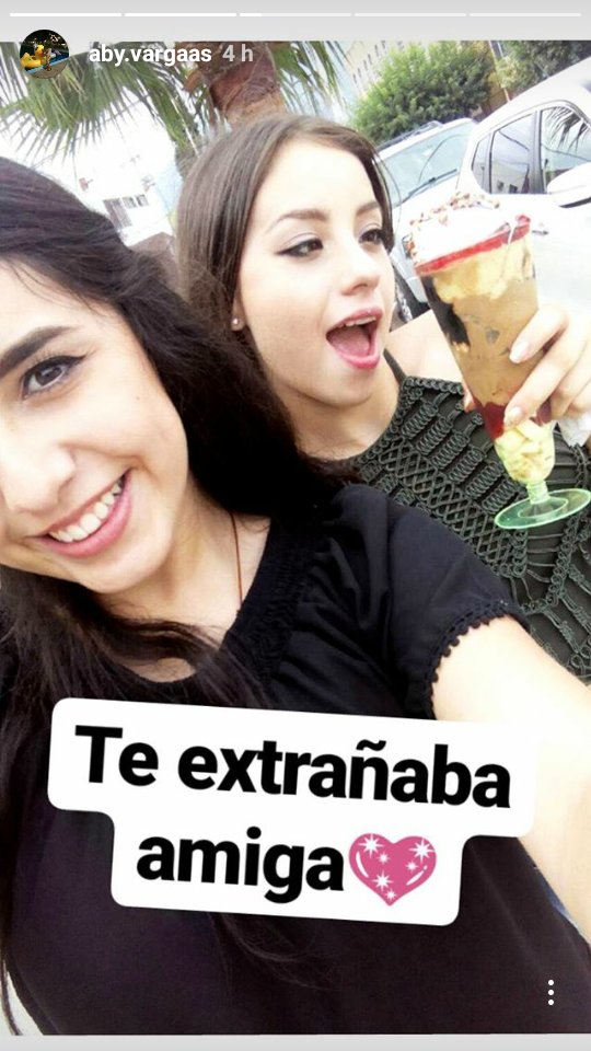 DebanyRG26's tweet photo. Quedate con la persona que te mire como @aby_vargaas mira a la Copa😂😍 https://t.co/OYpUXROcF1