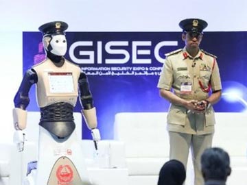 sakshinews's tweet image. పైసా సాలరీ తీసుకోకుండా డ్యూటీ చేస్తారు!
sakshi.com/news/top-news/… #robotpolice #dubai