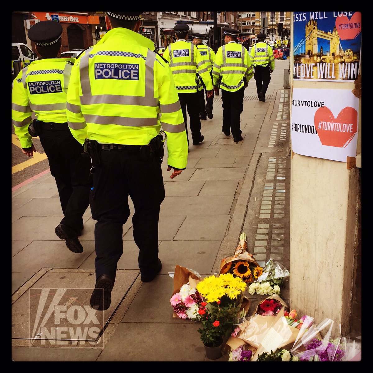 Police on patrol in #London following terrorist attack. <a href="/FoxNews/">Fox News</a> fxn.ws/2qPFU1U