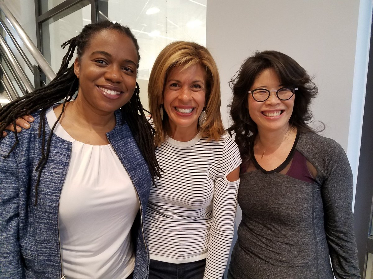 ALZNYCC1's tweet photo. Dr. Anafidelia Tavares @hodakotb with Dr. Wendy Suzuki #Move4Minds #WomenFightAlz #EndAlz https://t.co/Tk5BbXNzND