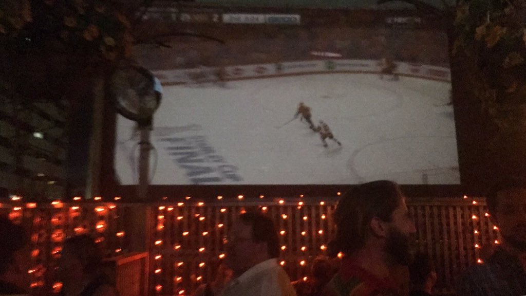 branpem44's tweet photo. #Predators on the side of a building,rooftop bar in downtown Knoxville. #standwithus #StanleyCup #espn #GoPreds https://t.co/wxJiHCu7Ip