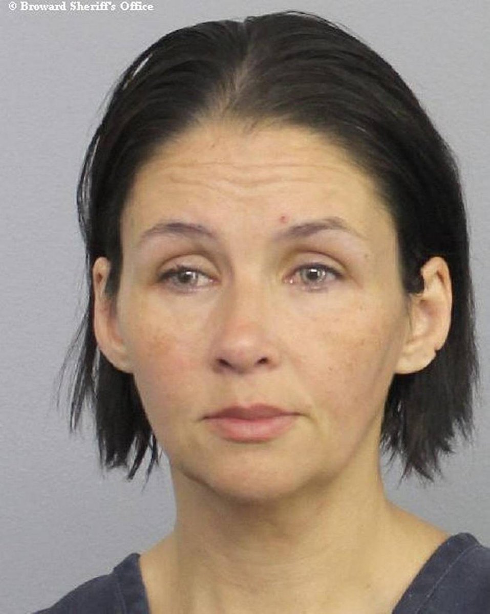 Dailyarrests's tweet photo. #Florida woman uses handwritten notes to rob a pharmacy 

https://t.co/kXSlmkPm4Z https://t.co/cejV3zaW51