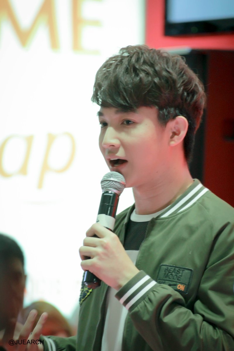 juearch's tweet photo. หมอริท งาน #thaifex2017 #เถ้าแก่น้อย @Ritz_TS6 #ritz_rueangritz https://t.co/fyv6zL7Fi0