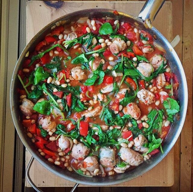 Whip up this Tomato &amp; Chicken Sausage Sauce to serve over pasta for #SundaySupper. #muirglen #tomatolove
thefeedfeed.com/muirglen/annab…