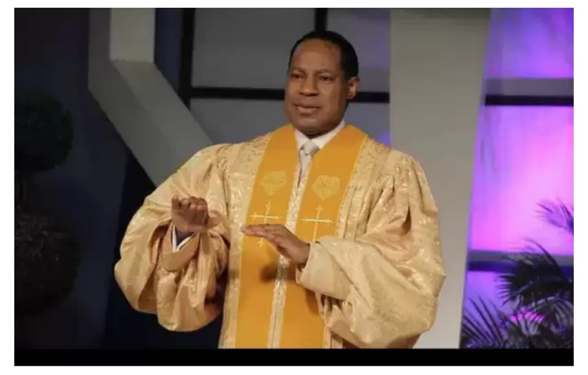 loadedngell's tweet photo. Communion Service on point! #blwnation #junecommunionservice #junerhemaword https://t.co/XMrg8HBTHZ