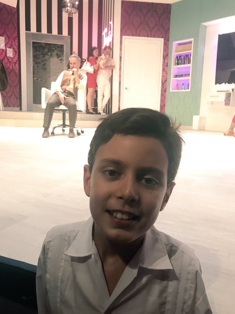 LaGaragarza's tweet photo. @_Maniguis #CarlitosBB @EsteticaCrimen 
EL CARIÑO Q TE TENGO 
NO TE LO PUEDO NEGAR, 
SE ME SALE LA BABITA
YO NO LO PUEDO EVITAR. #SoyTuFan👏🏻 https://t.co/aThQ4JiqNK