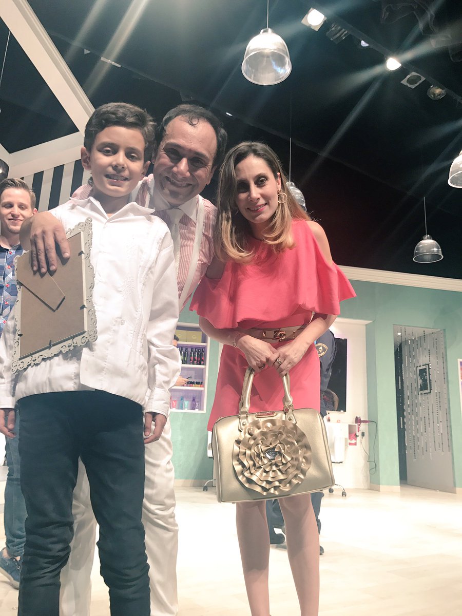 LaGaragarza's tweet photo. @_Maniguis #CarlitosBB @EsteticaCrimen 
EL CARIÑO Q TE TENGO 
NO TE LO PUEDO NEGAR, 
SE ME SALE LA BABITA
YO NO LO PUEDO EVITAR. #SoyTuFan👏🏻 https://t.co/aThQ4JiqNK