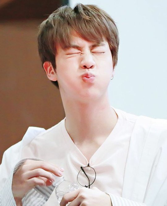 Btspicse07's tweet photo. #WORLDWIDEHANDSOME
#BTSWEEK
#2017BTSFESTA
#KIMSEOKJIN https://t.co/13n3HB8dus