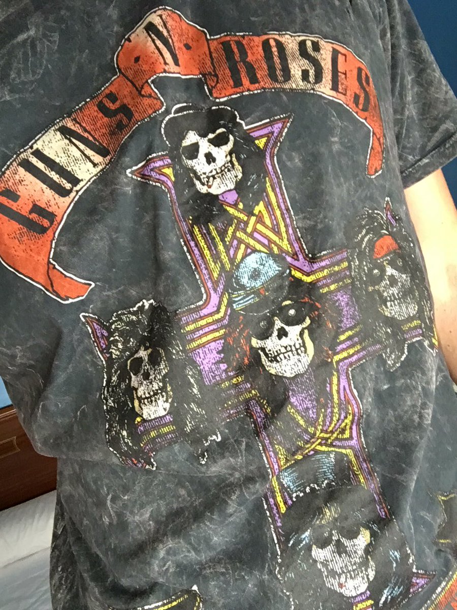 Spin_bikes's tweet photo. Estrenando camisola!! XD #GNRMadridRockFM https://t.co/zjwCb74ulH
