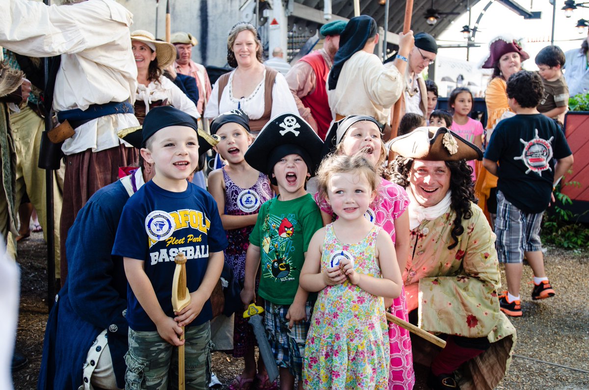 lamilparva's tweet photo. BLACKBEARD #PIRATE #FESTIVAL!
Last day from 12-6pm!
#visitHampton #loveVA #RVAdine #Mexicanfood #lovetacos #piratefestival #costume https://t.co/iiCGjJRqg2