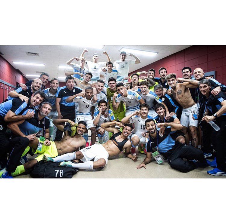 MeleSantiago25's tweet photo. ESTAMOS EN SEMIS!!!!! VAMOS LA BANDA, ESTAMOS MÁS FUERTES QUE NUNCA!!!!! 🇺🇾🌎🏆 https://t.co/kwWQhg3opc