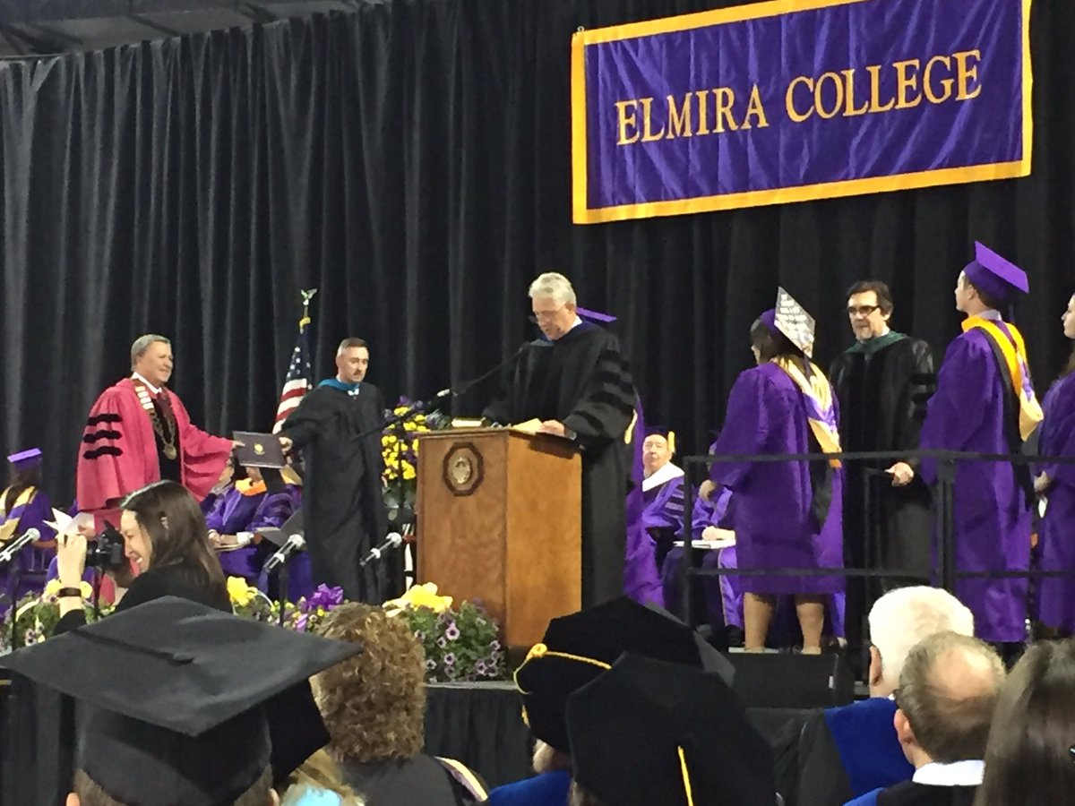 ElmiraCollege's tweet photo. Receiving the Bachelor of Science. #ElmiraProud #ECClassof2017 #2017Commencement https://t.co/YKmmFEaRE9