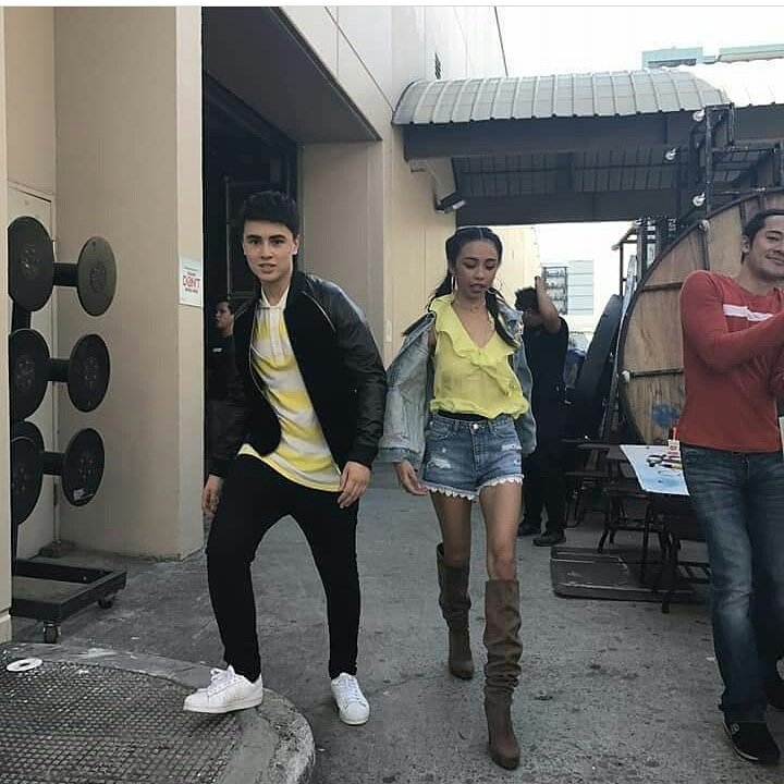 janz912's tweet photo. Tabi tabi kayo dyan dadaan sila
#MAYWARDUnstoppableAtASAP https://t.co/JyrBScaZpI