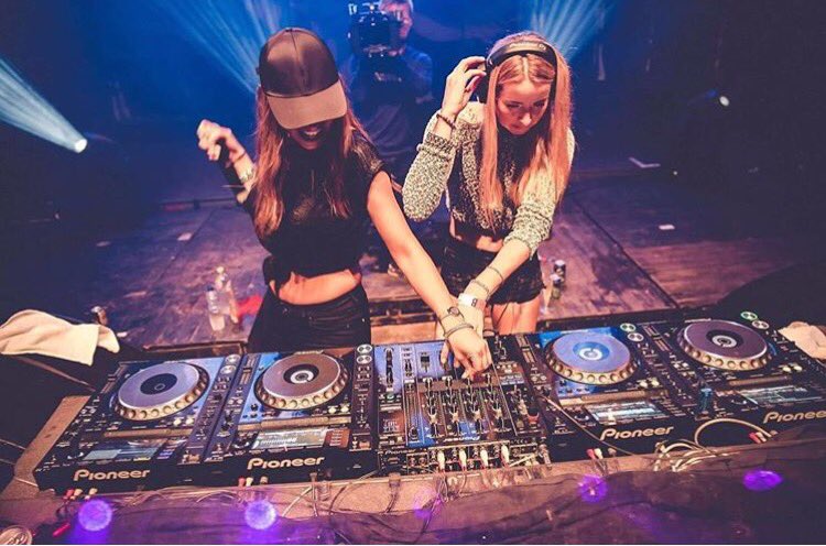 2_EMPRESS's tweet image. 🎉✌🏻️ so pumped up for the next weeks 😎👌 #newmusic #newtour