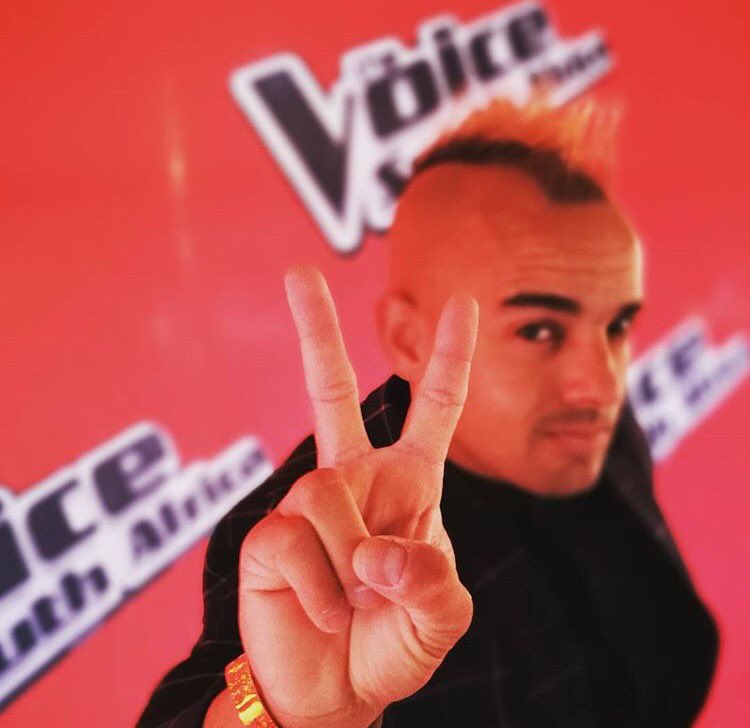 KFMza's tweet photo. Our guy representing at the @VoiceSA 🙌 Spot @carlwastie on @mnettv!
#kfmswitch #radiohead #capetown #thevoicesa #WhenRadioMeetsTV https://t.co/lI7WHJknfL