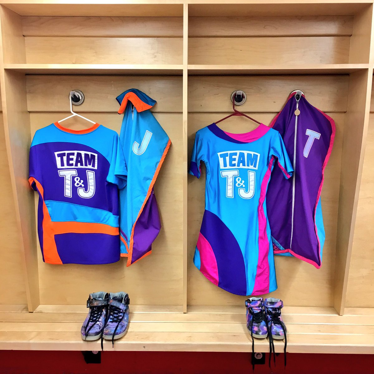 teamtandj's tweet photo. Our costumes are ready for showtime here at @brooklinfair! Come join us for some fun!! #BrooklinSpringFair https://t.co/z35SAAhUk2