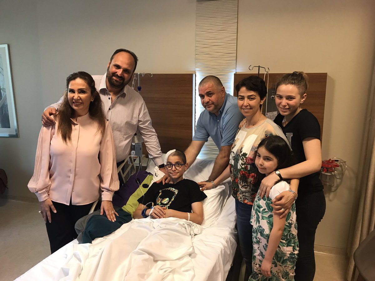 Efe mize Maşallah 🙏🏻, Annesi, Babası, Kızkardeşleri, Fatih Amcası ve Esra Teyzesi ile beraber, Hayat boyu gülsün, başarılı ve mutlu olsun 🙏🏻