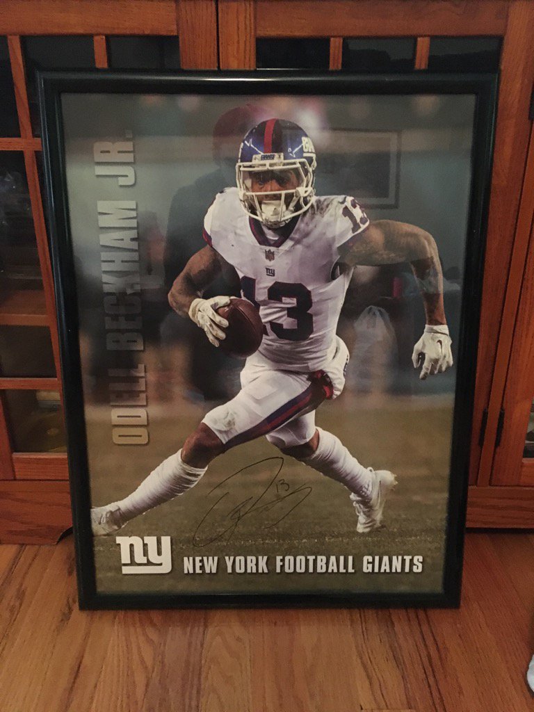 ConnetquotTriM's tweet photo. A signed poster of Odell Beckham Jr.! https://t.co/AnLjjMrVpF