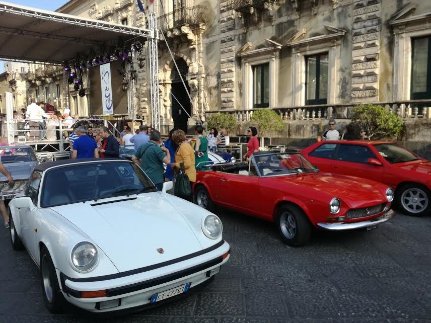 Nivarata's tweet photo. A #Nivarata2017 mostra auto d'epoca di @ScuderiaGalatea e @VeteranCar
Che spettacolo!!! https://t.co/P7ewcC5DLU