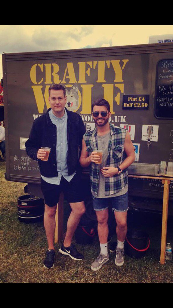 simon_dukey's tweet photo. Another visit to @foodiesfestival today- thoroughly recommend @CraftyWolfBeer Cider - perfect in the sun! #Newcastle https://t.co/WFvwtYzqPb