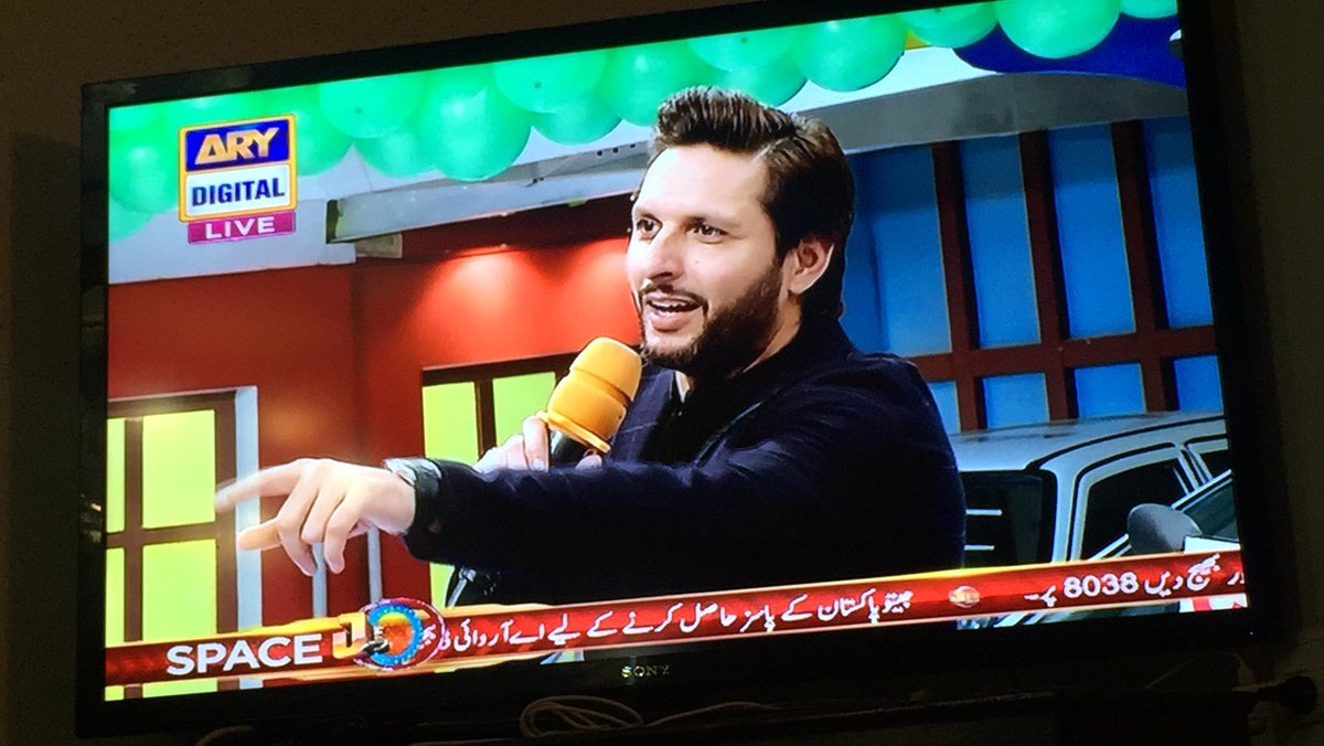 RAfriDi10's tweet photo. Hero ka smile dek masha Allah 
@TEAM_AFRIDI @SAfridiOfficial https://t.co/KMZUmqtVsh