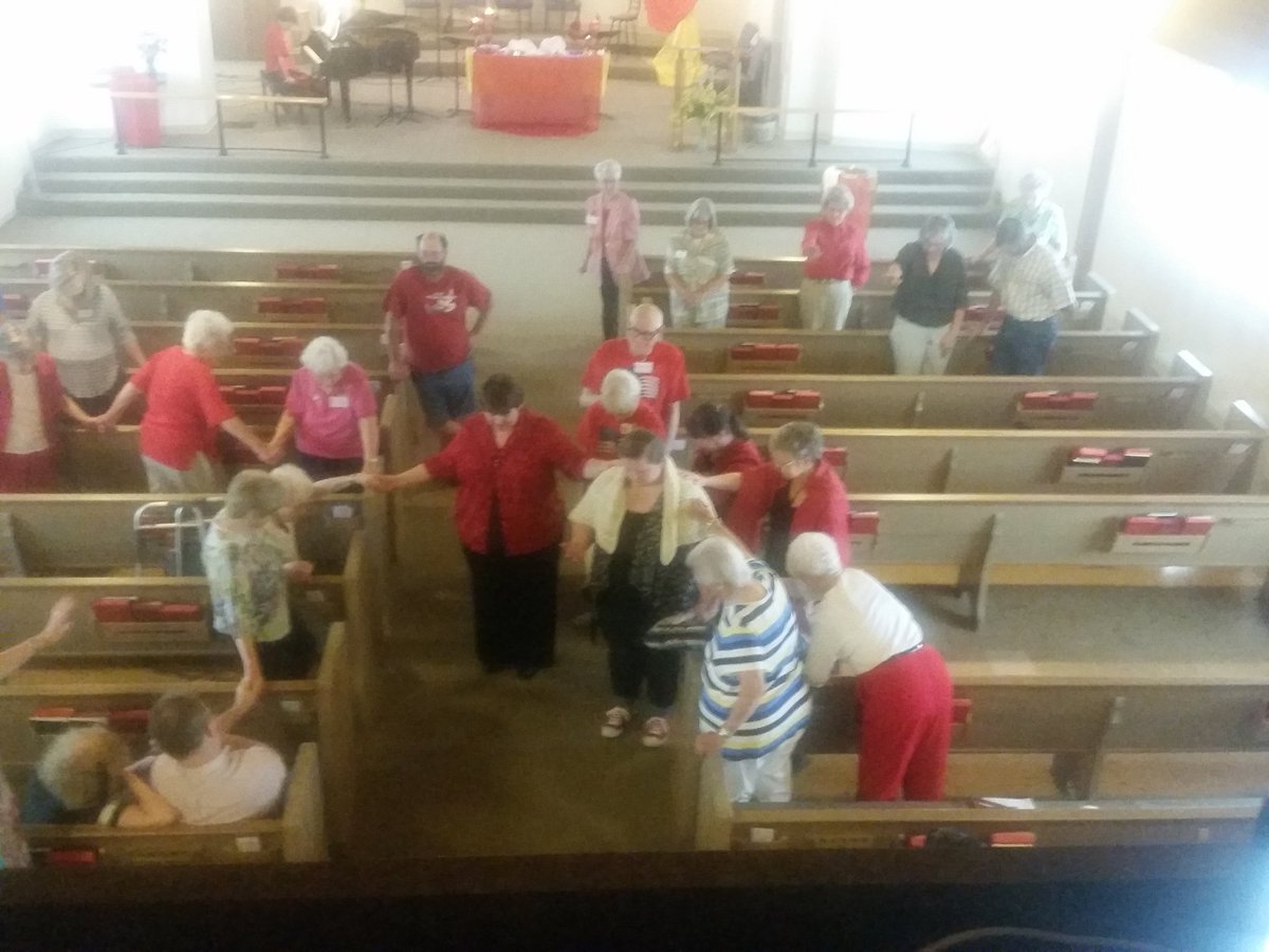 gviewumc's tweet photo. Glad to have been able to recognize @RevLizzle in worship this morning -- congrats on your graduation! https://t.co/fE03S1FwRn