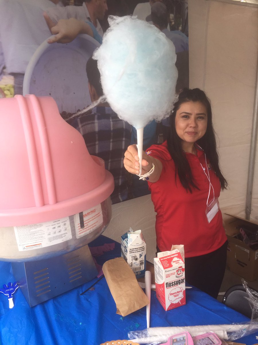 AlexFatehali's tweet photo. Having loads of fun at Waterloo Square for the #WPWalk150 KW #kwawesome   Have fun &amp; end global poverty. https://t.co/sJVsEca0o9