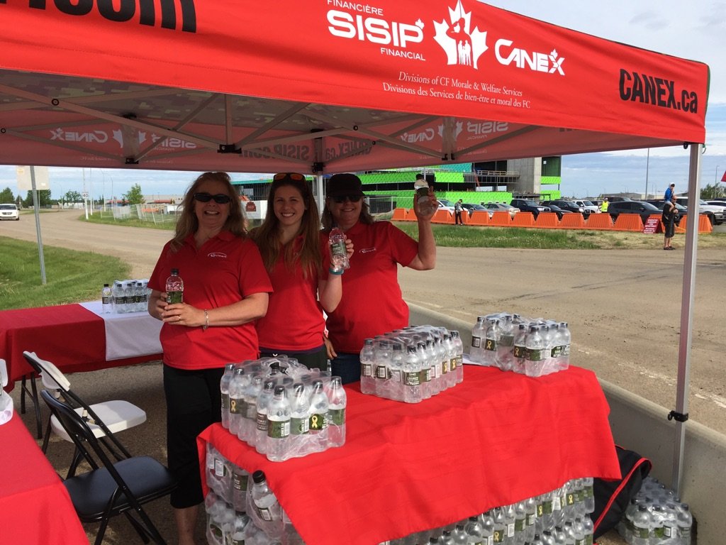 EdmontonMFRC's tweet photo. Great turn out for #Loops2017! Thanks to see all the runners, volunteers and sponsors!! https://t.co/Jaf1DVMXf8